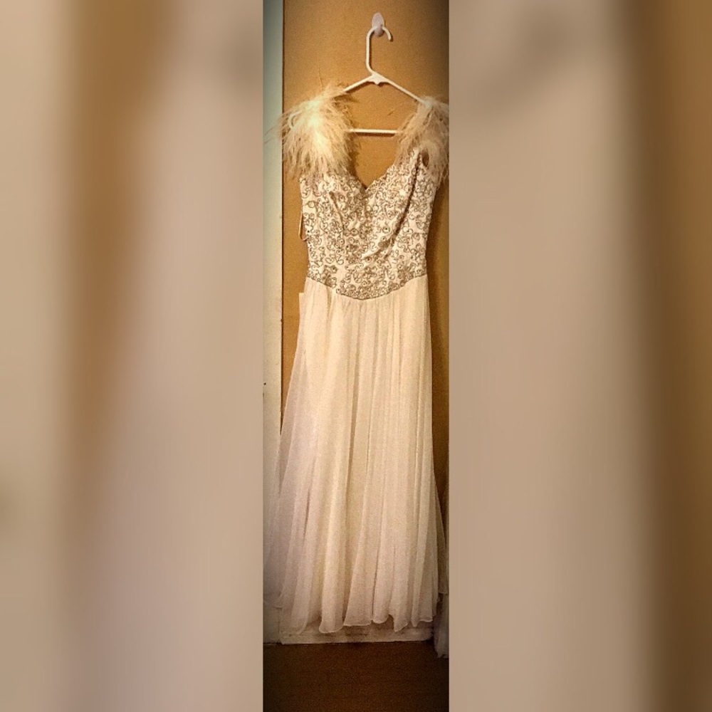 Mike Benet Formals size 8 wedding / prom dress